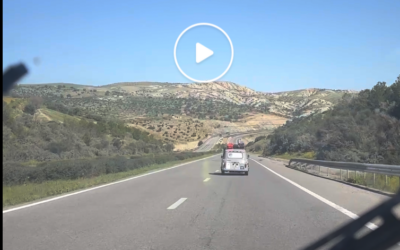 Quentin et Noah, étudiants BTS MCO, roulent sur le 4L Trophy